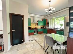 Таунхаус 140м², 3-этажный, на длительный срок, 