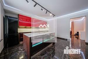 Дом 300м&sup2;, 2-этажный, на длительный срок, 