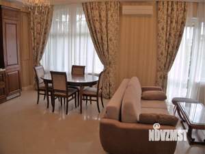 Таунхаус 220м², 3-этажный, на длительный срок, 