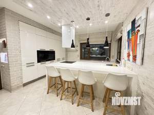 Дом 300м², 2-этажный, на длительный срок, 