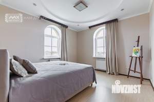 Коттедж 284м&sup2;, 3-этажный, на длительный срок, 