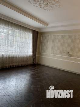 Таунхаус 230м², 3-этажный, участок 3 сот.  