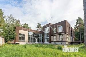 Дом 1016м², 3-этажный, участок 30 сот.  