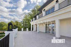 Дом 1112м&sup2;, 4-этажный, участок 1 сот.  