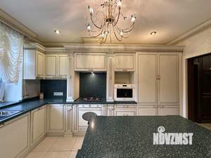 Дом 680м², 3-этажный, участок 20 сот.  