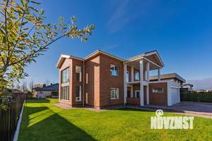 Дом 411м², 2-этажный, участок 12 сот.  