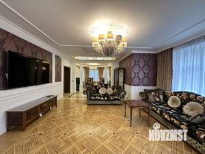 Дом 680м², 3-этажный, участок 20 сот.  