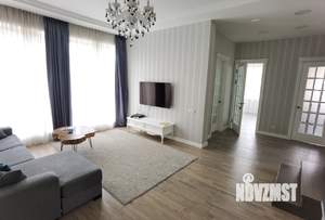 Коттедж 200м², 2-этажный, участок 6 сот.  