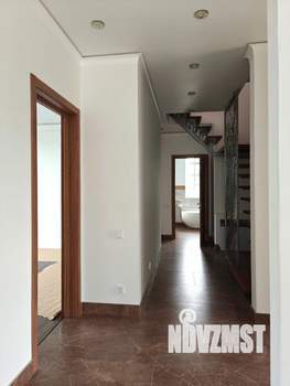 Дом 510м², 2-этажный, участок 17 сот.  