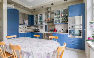 Дом 188м², 3-этажный, участок 3 сот.  