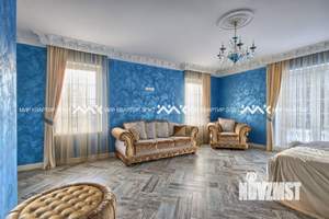 Дом 606м², 3-этажный, участок 30 сот.  