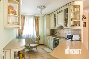 Таунхаус 300м², 3-этажный, участок 2 сот.  