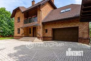 Дом 285м², 3-этажный, участок 12 сот.  