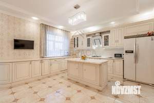 Дом 540м², 3-этажный, участок 12 сот.  