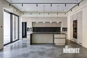 Таунхаус 358м&sup2;, 3-этажный, участок 300 сот.  