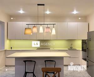 Дом 245м², 3-этажный, участок 6 сот.  