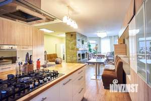 Таунхаус 1500м², 2-этажный, участок 15 сот.  