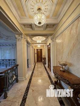 Дом 800м&sup2;, 2-этажный, участок 20 сот.  