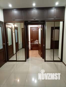 Дом 399м&sup2;, 2-этажный, участок 12 сот.  