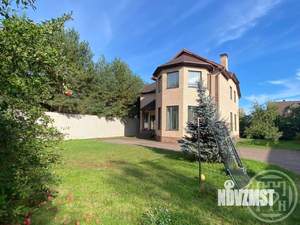 Дом 261м², 2-этажный, участок 19 сот.  