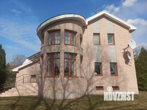 Коттедж 550м², 3-этажный, участок 40 сот.  
