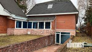 Дом 3000м&sup2;, 2-этажный, участок 100 сот.  