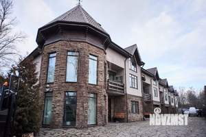 Таунхаус 1500м², 2-этажный, участок 15 сот.  