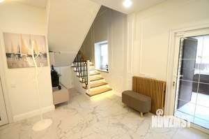 Коттедж 285м², 3-этажный, участок 12 сот.  
