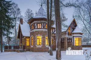 Дом 404м², 3-этажный, участок 46 сот.  