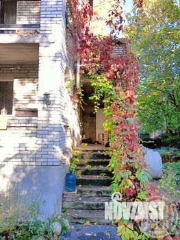 Дом 260м², 3-этажный, участок 14 сот.  