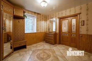 Дом 263м², 3-этажный, участок 17 сот.  