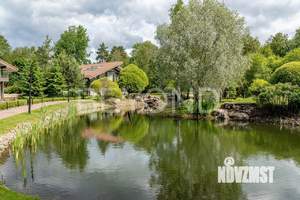 Дом 640м&sup2;, 3-этажный, участок 17 сот.  