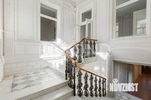 Дом 1187м², 3-этажный, участок 1 сот.  