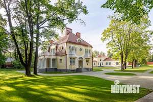 Дом 800м&sup2;, 3-этажный, участок 115 сот.  