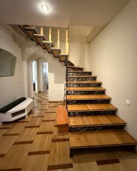 Дом 160м², 2-этажный, участок 9 сот.  