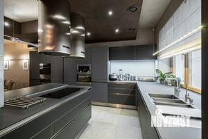 Таунхаус 350м², 4-этажный, участок 1 сот.  
