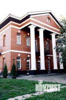 Дом 238м&sup2;, 3-этажный, участок 10 сот.  