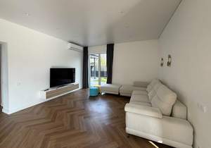 Дом 250м², 2-этажный, участок 14 сот.  