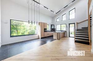 Дом 215м&sup2;, 2-этажный, участок 12 сот.  