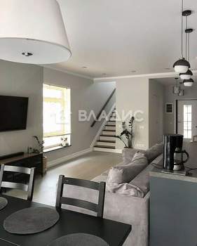 Дом 159м², 3-этажный, участок 2 сот.  