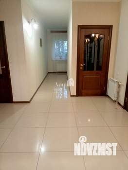 Дом 399м&sup2;, 2-этажный, участок 12 сот.  