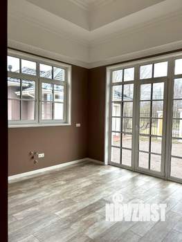 Коттедж 275м², 2-этажный, участок 11 сот.  