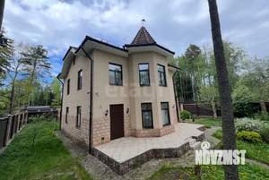 Дом 247м², 3-этажный, участок 12 сот.  