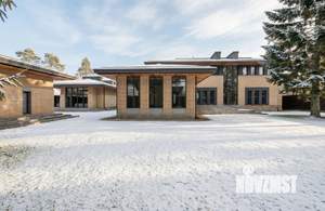 Дом 529м², 2-этажный, участок 21 сот.  