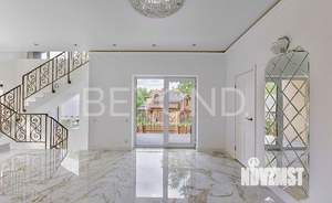 Дом 386м², 3-этажный, участок 11 сот.  