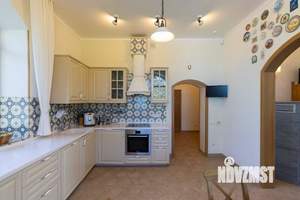 Коттедж 340м², 3-этажный, участок 16 сот.  