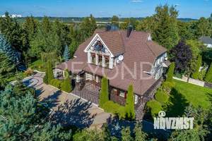 Дом 557м&sup2;, 3-этажный, участок 36 сот.  