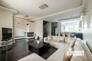 Таунхаус 240м², 4-этажный, участок 1 сот.  