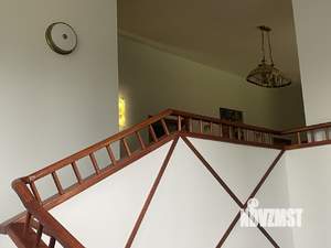 Дом 720м², 3-этажный, участок 21 сот.  