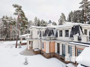 Дом 1663м², 3-этажный, участок 49 сот.  